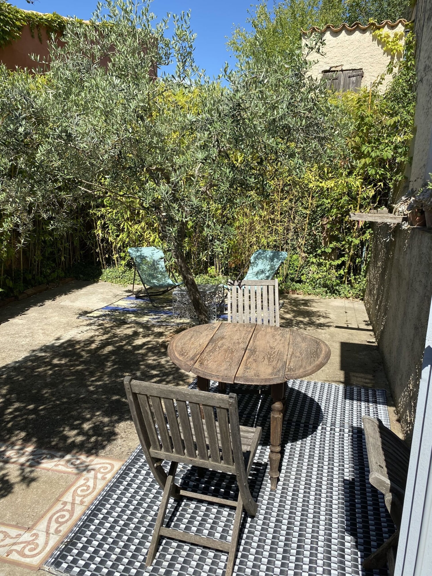 经典公寓， 露台， 花园景观