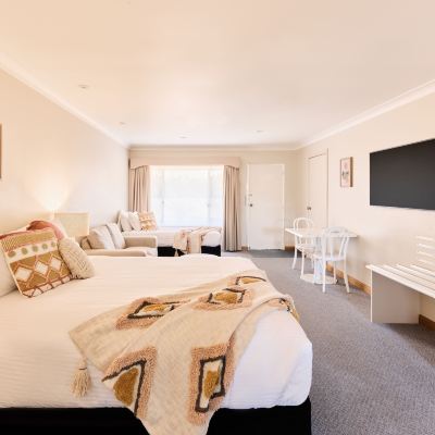 Standard Suite, 1 Bedroom, Non Smoking, Kitchenette (Downstairs Garden View) Harbourview House Promo Code