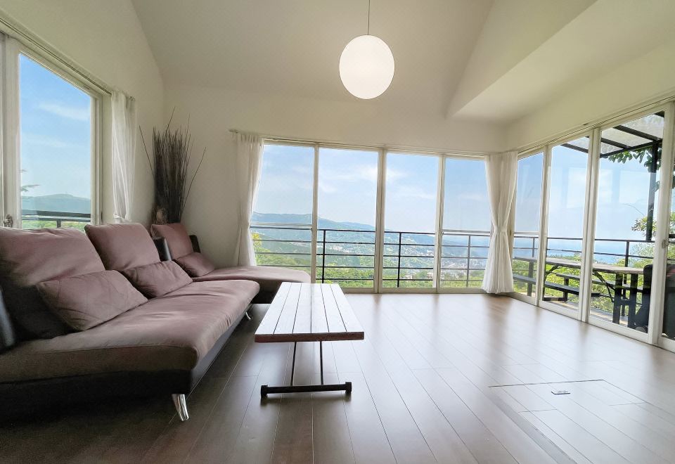 房间， 夜生活景观， 海景， 无烟