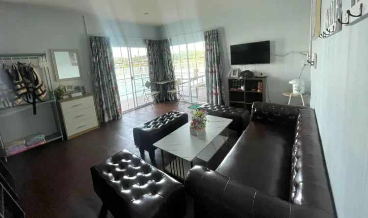 วิลล่า (สระว่ายน้ำส่วนตัว)