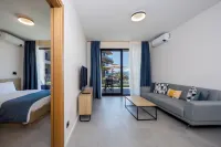 Royal Blue Resort & Residences Ξενοδοχεία στην πόλη 