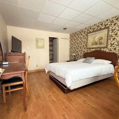 Superior Queen Room Hotel Motel La Marquise Promo Code