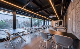 Gwangyang Harbor Bridge Hotel - Housity