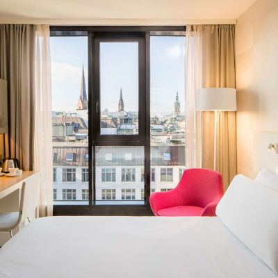 Deluxe Room With View Barceló Hamburg Promo Code