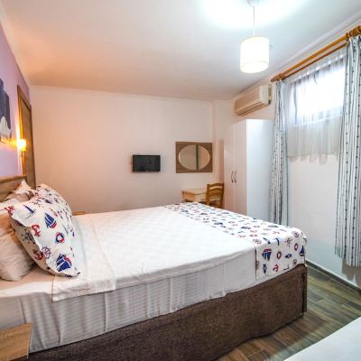 Economy Triple Room, Basement, No View (1 Double Bed and 1 Twin Bed)