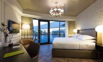 DoubleTree by Hilton Izmir Airport