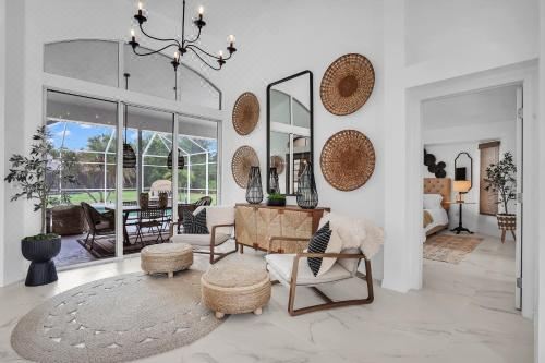 Exquisite 4-Bedroom Villa with Heated Pool Sarasota AreaVilla