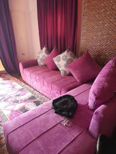 带阳台和海景的两卧室公寓