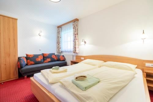 Feriengut Fingerhof Deluxe Two-Bedroom Apartment With Balcony