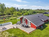 "Menka" - 1.3km from the Sea Hotels in Bindslev