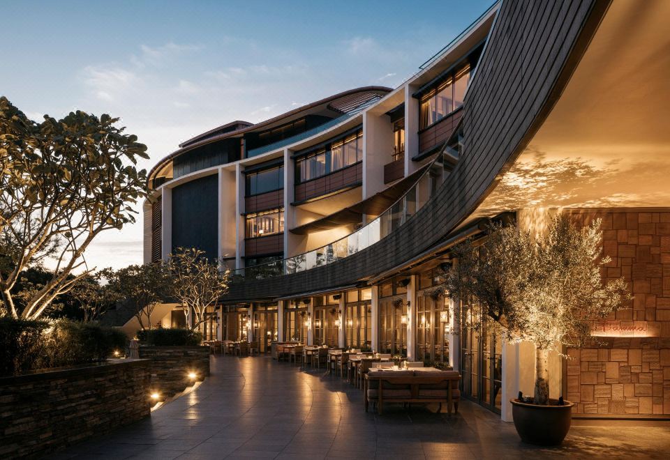 Capella SingaporePremier King Room With Garden View