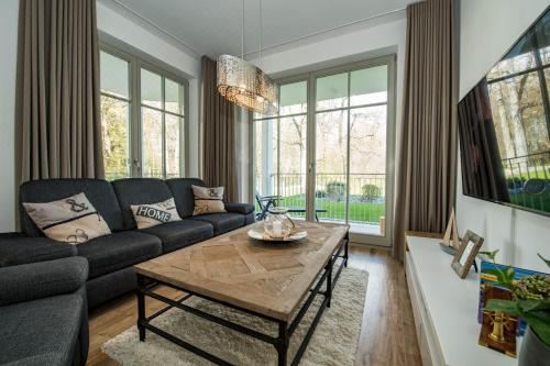 两卧室公寓 - 带露台