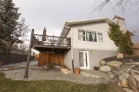 Ski & Hiking l Summer Pool l King Beds l Large Apartment l Mountain Views
