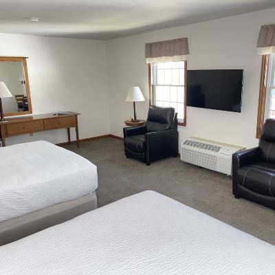 Grand Room, 2 Queen Beds Farmstead Inn & Conference Center Promo Code