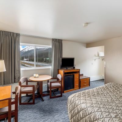Classic Corner Double Room With 1 King Bed Non Smoking Breeze Inn Motel Promo Code