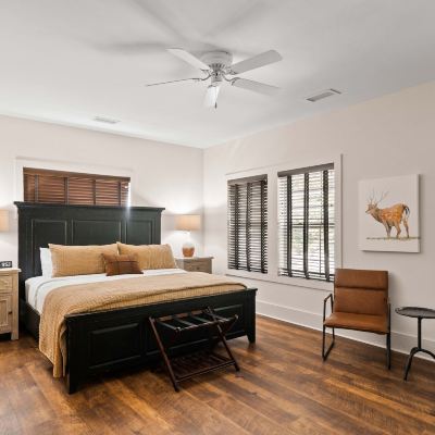 Deluxe King Room The Manor Promo Code