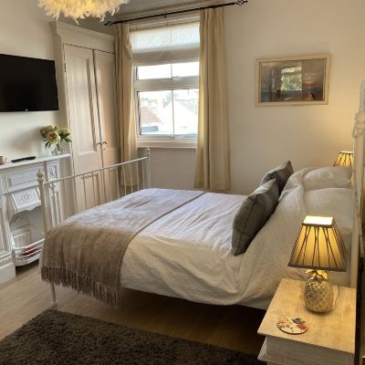 Deluxe Apartment 19 Station Road Promo Code