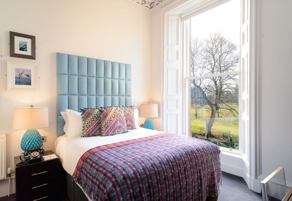 Black IvyStandard Double Room, 1 King Bed, Park View