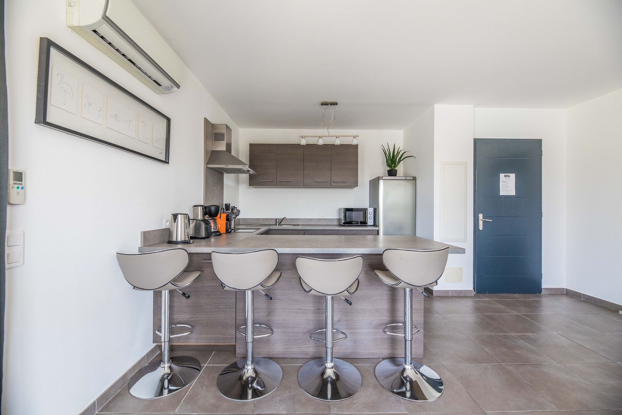 公寓 4人-1卧室-空调-大露台-全景