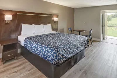 Econo Lodge Sevierville-Pigeon Forge on the River Hotels in 