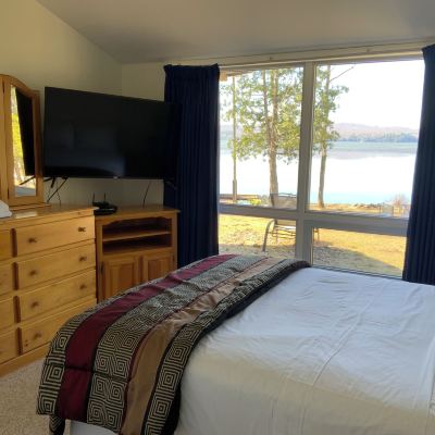 Standard Cottage, 3 Bedrooms, Lake View (Dryden Cottage #40) Tally Ho Inn Promo Code