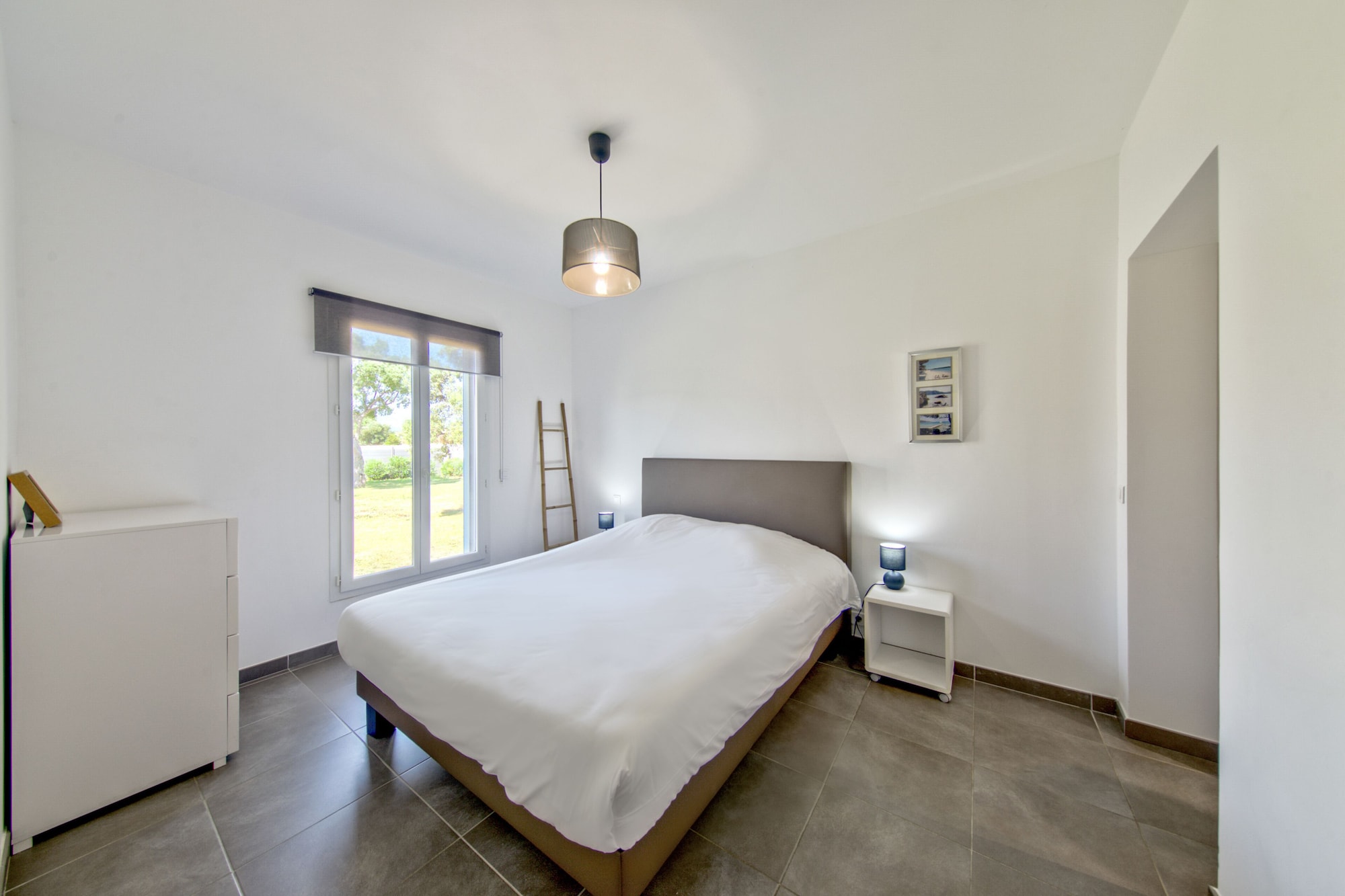 小屋 六人-两卧室-宽敞-带空调-露台