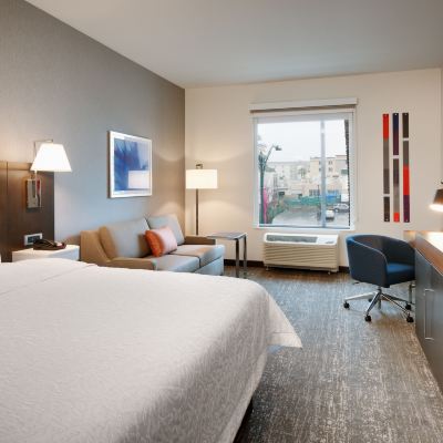 帶梳化床、冰箱和微波爐的特大床房 阿納海姆度假村會議中心歡朋套房酒店優惠