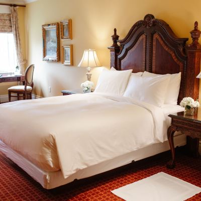 Superior Queen Room Riverbend Inn & Vineyard Promo Code