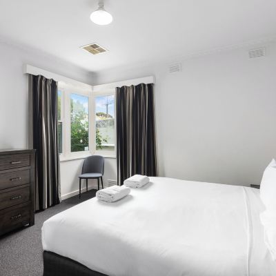 Three-Bedroom House-5 Fairlie Street The Commodore Promo Code