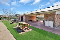 Potters Apartments
