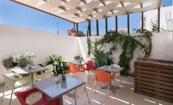 Coral Apartments - Housity