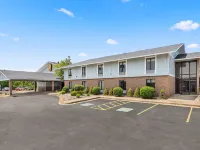 Super 8 by Wyndham Harrison AR Hotels in Harrison
