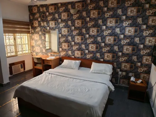 Calawazobia Hotel