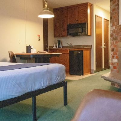 Standard Studio, 1 Queen Bed, Kitchenette, Partial Ocean View (4th Floor) Chateau Westport Promo Code