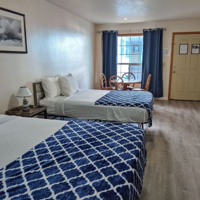 Comfort Room, 2 Queen Beds, Jetted Tub (Dog Friendly) Hillcrest Inn Promo Code