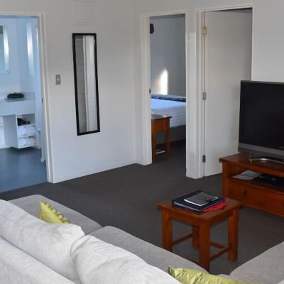 Standard Suite, Multiple Bedrooms, Non Smoking, Kitchen (the Cottage) Darfield Motel Promo Code