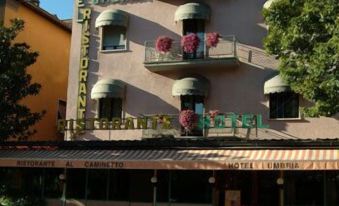 Hotel Ristorante Umbria - Housity
