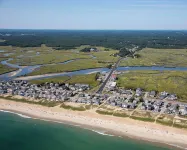 Mainsail Motel & Cottages