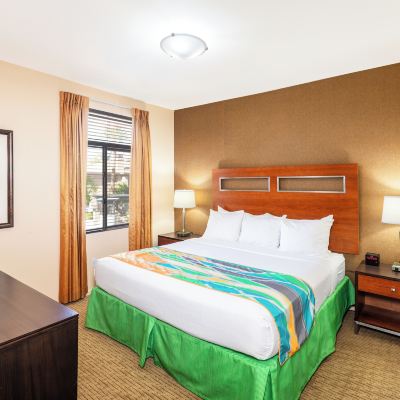 Deluxe One-Bedroom Condo The Cliffs at Peace Canyon Promo Code