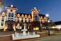 The Chateau Bloomington Hotel and Conference Center Hotels in 