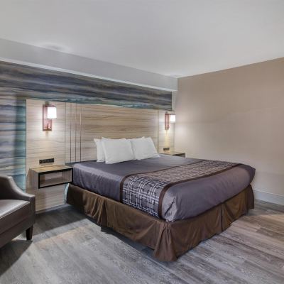 1 King Bed Suite With Jetted Bathtub Fireplace Microwave Refrigerator Non Smoking Yankee Clipper Inn Promo Code