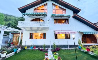 Tree of Life Lakeside Cottage, Srinagar - Housity