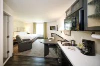 Candlewood Suites GUADALAJARA GALERIAS by IHG