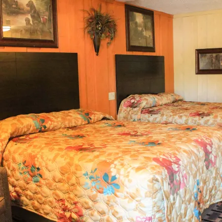 Charles Wesley Motor Lodge Downtown Broken Bow- Hochatown Отели в г. Брокен Боу