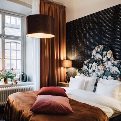 1 King Bed, Non-Smoking, Superior Room, Coffee And Tea Facilities, Safe Box, Free Internet Nofo Hotel Promo Code