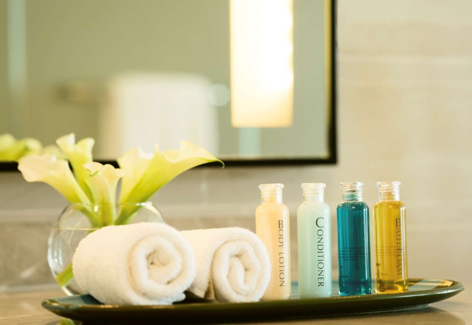 Mövenpick Siam Hotel Na Jomtien PattayaPremium King Room With Sea View