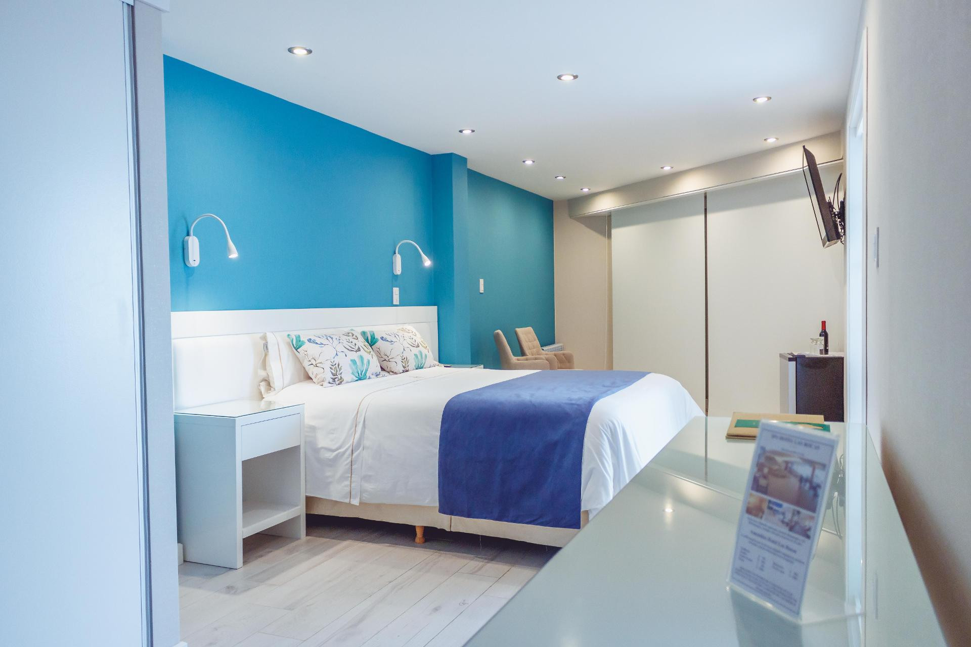 Hotel Las Rocas海景套房