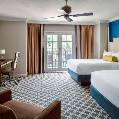 Emerald Bay Room with Two Queen Beds Main Atrium View - Water Park Access