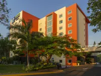 Holiday Inn Express & Suites CUERNAVACA by IHG Các khách sạn ở Cuernavaca