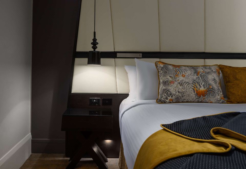 QT豪华特大床房